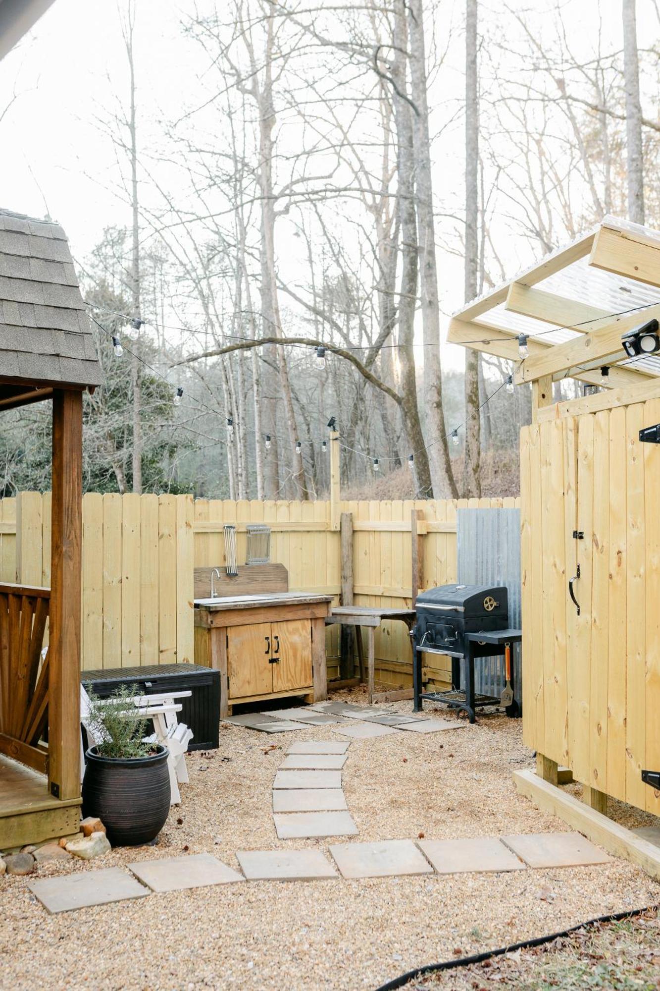 Отель Blythe Shoals Base Camp Cleveland Экстерьер фото