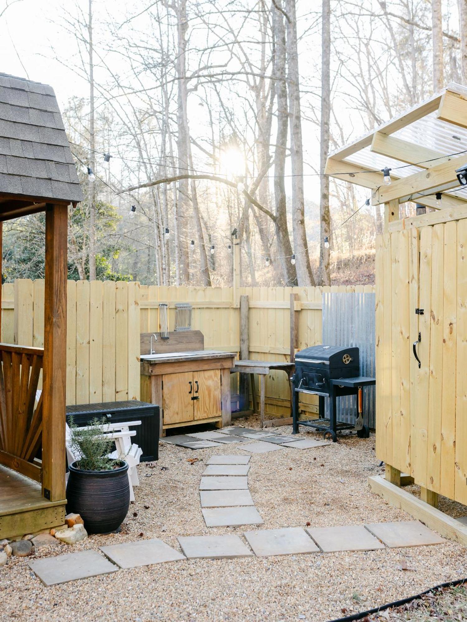 Отель Blythe Shoals Base Camp Cleveland Экстерьер фото